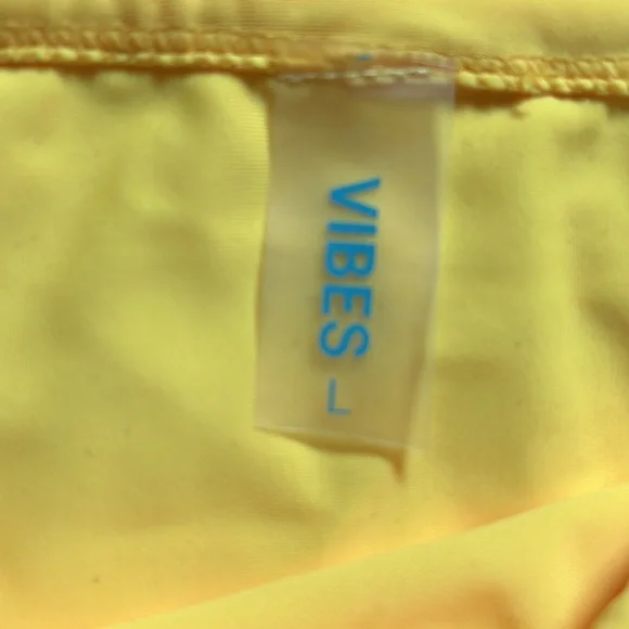 Yellow bikini set - Picture 4 of 5